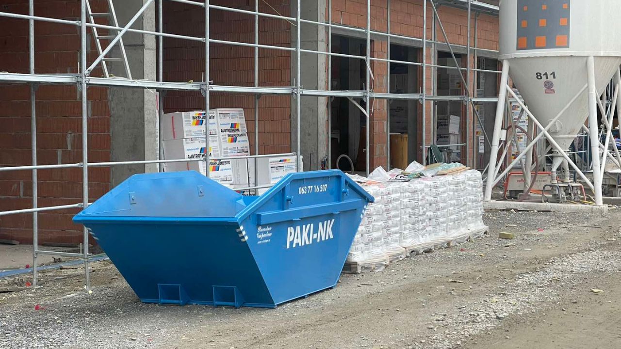 Kontejnere iznajmljujejemo na 24h ili 48h, a za pravna lica i na mesečnom nivou